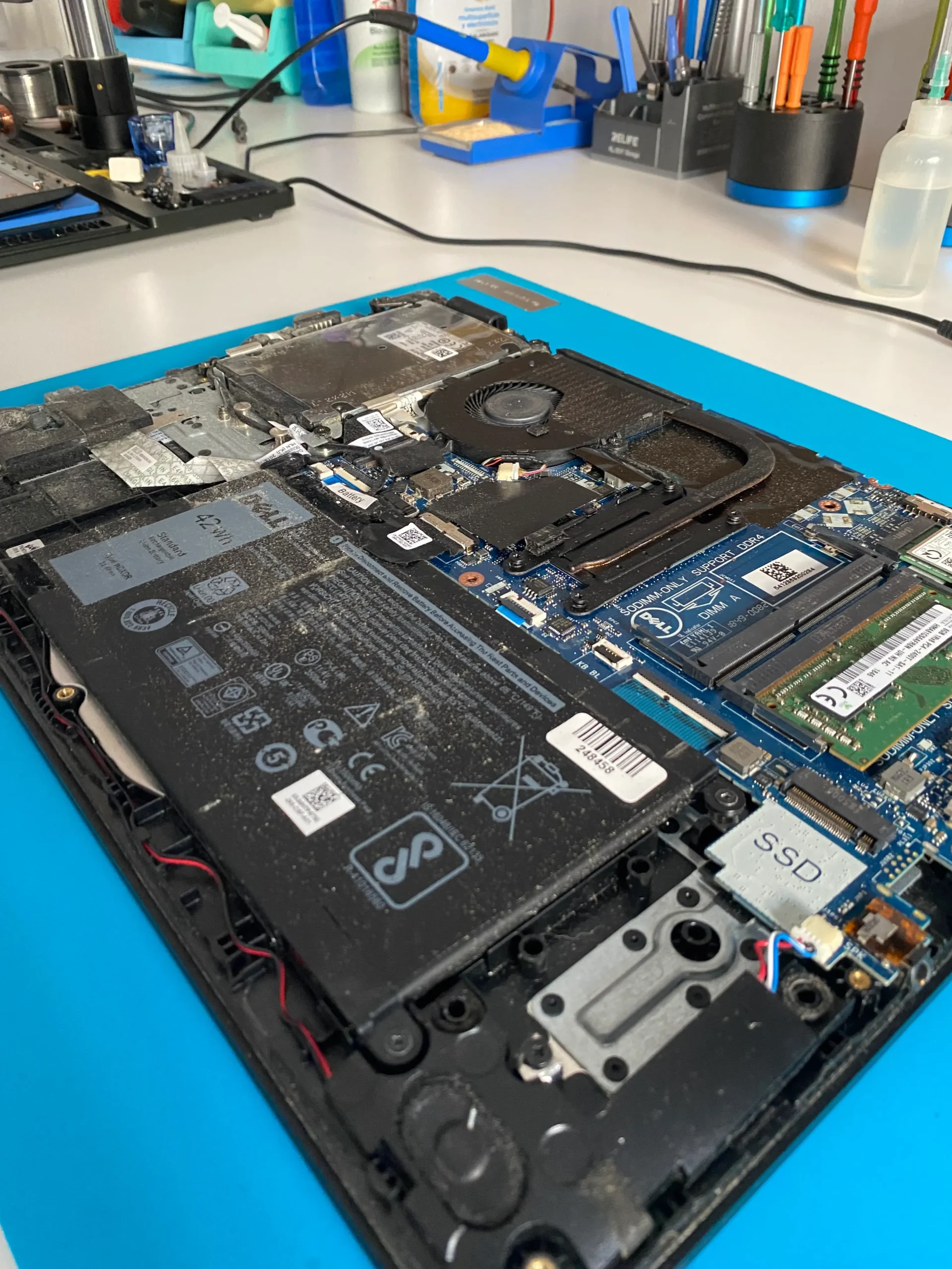 mantenimiento notebook dell sucia mugre