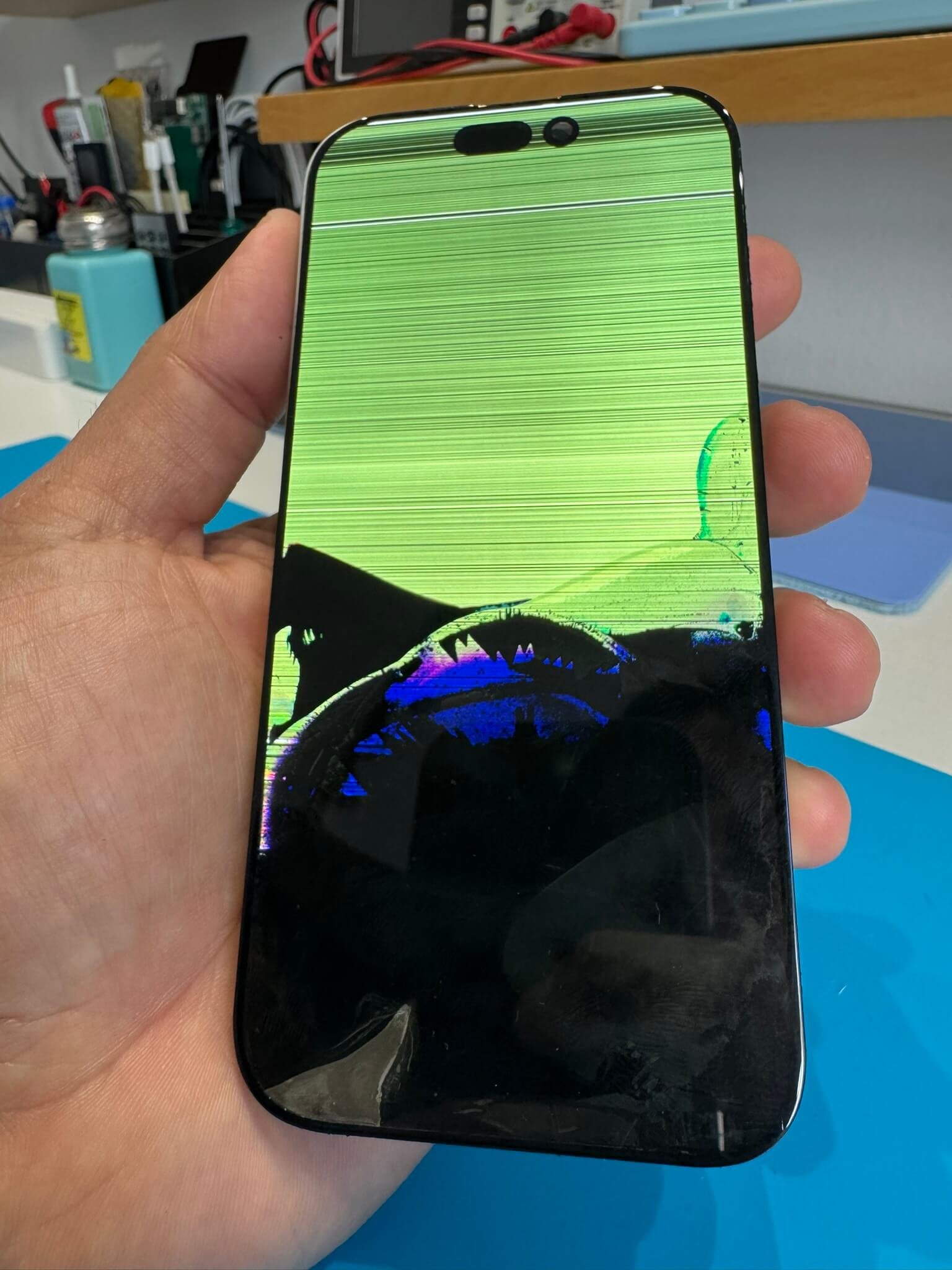 pantalla rota iphone 16 plus