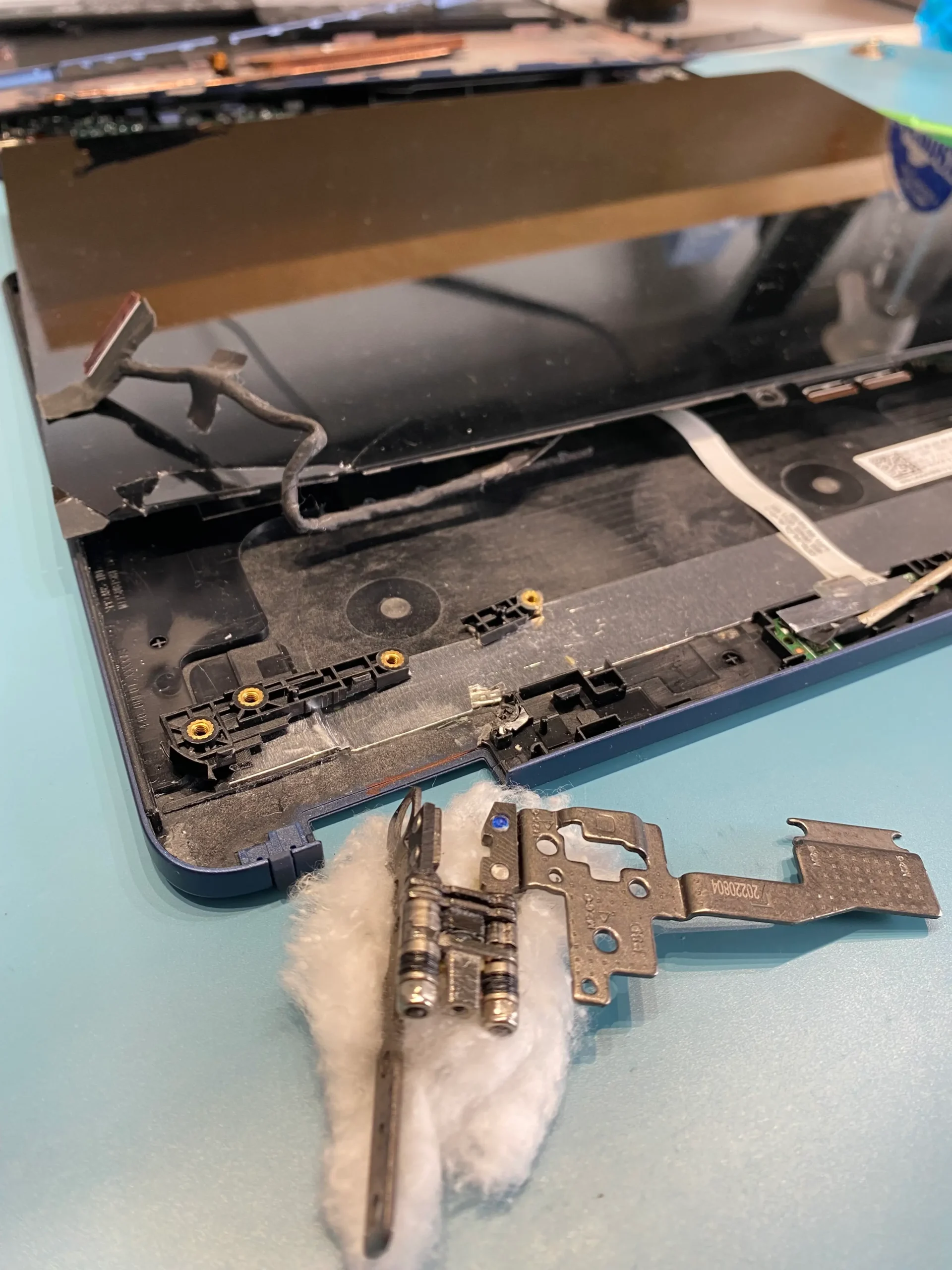 reparacion bisagras notebook touch